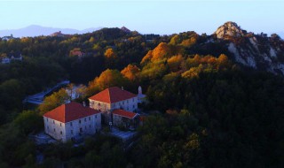 信阳旅游景点排名前十（信阳旅游景点排名前十位）